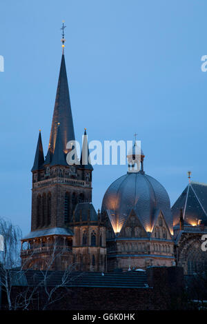 Aachener Dom bei Dämmerung, UNESCO-Weltkulturerbe, Aachen, Nordrhein-Westfalen Stockfoto