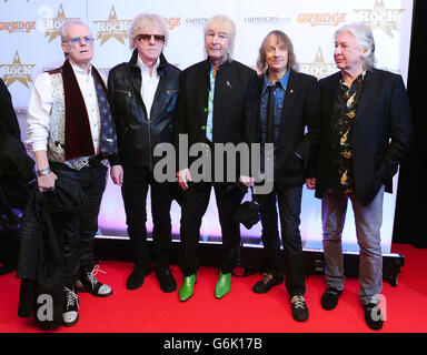 (Von links nach rechts) Martin Chambers, Ian Hunter, Pete Overend Watts, Verden Allen und Mick Ralphs von Mott the Hoople bei der Classic Rock Roll of Honor im Roundhouse, Camden, London. Stockfoto