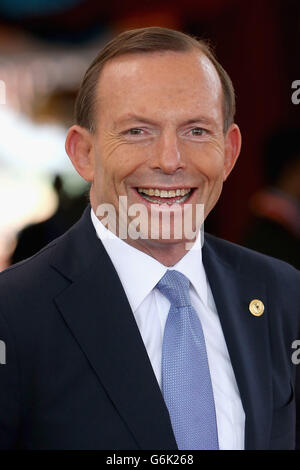 Der australische Premierminister Tony Abbott kommt zur Eröffnungszeremonie des Commonwealth Heads of Government Meetings (CHOGM) im Nelum Pokuna Theater in Colombo, Sri Lanka. Stockfoto