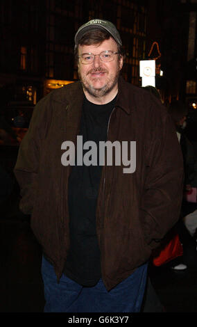 Autor und Dokumentarfilmer Michael Moore präsentiert seine neue Einzelausstellung mit Material aus seinem neuen Buch "dude, Where's My Country" im Palladium im Zentrum Londons. Stockfoto