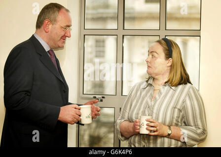 Mark Durkan SDLP-Pressekonferenz Stockfoto