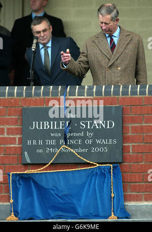 Der Prinz von Wales eröffnet neue Jubilee stehen Stockfoto