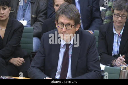 Der Herausgeber der Zeitung Guardian, Alan Rusbridger, gibt der Anhörung des Innenausschusses des Unterhauses zum Thema Terrorismusbekämpfung im Portcullis House im Zentrum von London Beweise. Stockfoto