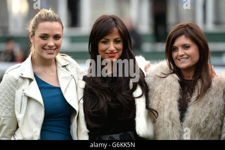 Horse Racing - Prickeln Creek Christmas Festival - Tag eins - Sandown Park Stockfoto