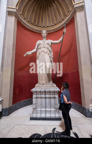 Statue in den runden Raum im Vatikanischen Museum in Rom, Italien Stockfoto