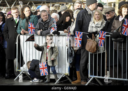 4 Gewehre marschieren durch Salisbury Stockfoto