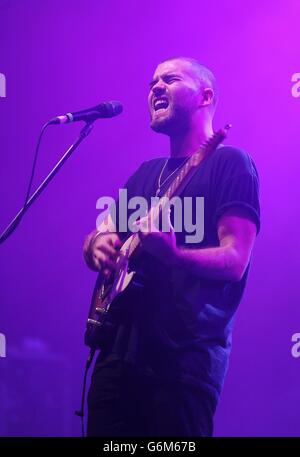 Josh Record tritt im Winter Wonderland 2013 von XFM im O2 Apollo Manchester auf. Stockfoto