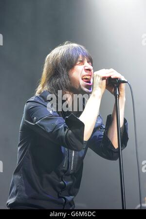 Xfm Winter Wonderland - Manchester. Bobby Gillespie von Primal Scream tritt im Winter Wonderland 2013 von XFM im O2 Apollo Manchester auf. Stockfoto