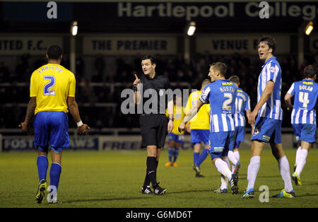 Fußball - FA Cup - zweite Runde - Hartlepool United / Coventry City - Victoria Park. Schiedsrichter Robert Madley Stockfoto