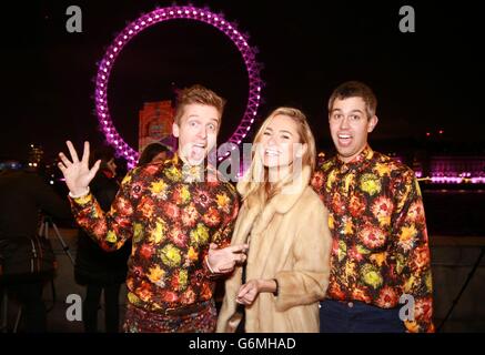 Die Food-Künstler Sam Bompas (links) und Harry Parr mit Kimberley Garner aus Made in Chelsea stellten während der Vorstellung von Vodafone in Zusammenarbeit mit dem Bürgermeister von London das erste multisensorische Feuerwerk der Welt zu Silvester in London vor. Drücken Sie Verbandsfoto. Bilddatum: Dienstag, 31. Dezember 2013. Bildnachweis sollte lauten: Matt Alexander/PA Wire Stockfoto