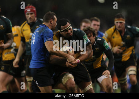 Leinster David Kearney und Northampton Saints Samu Manoa während des Heineken Cup, Pool ein Spiel im Aviva Stadium, Dublin, Irland. Stockfoto