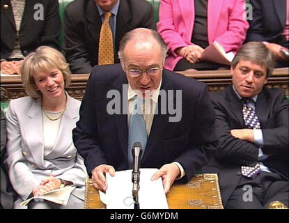 Michael Howard Prime Minister Fragen Stockfoto