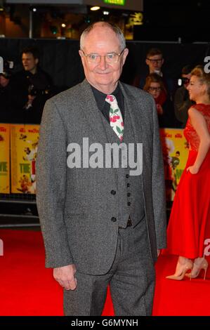 Jim Broadbent bei der Weltpremiere des Harry Hill Films im Vue Kino, Leicester Square, London. Stockfoto