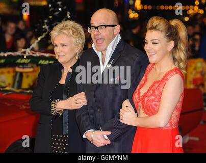 (Von links nach rechts) Julie Walters, Harry Hill und Sheridan Smith bei der Weltpremiere des Harry Hill Films im Vue Kino, Leicester Square, London. Stockfoto