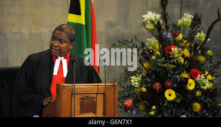 Reverend Rose Hudson-Wilkin spricht bei der Feier des Lebens von Nelson Mandela in der Westminster Hall, House of Commons, im Zentrum von London. Stockfoto