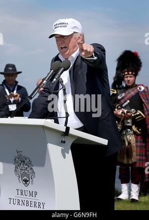 US-Präsidentschaftswahlen hoffnungsvollen Donald Trump spricht seine überarbeitete Trump Turnberry Golf Kurs in South Ayrshire. Stockfoto