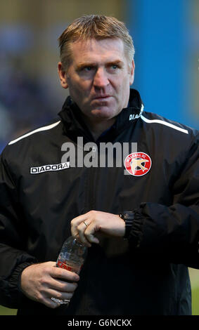 Walsall-Manager Dean Smith während der Sky Bet League ein Spiel im MEMS Priestfield Stadium, Gillingham. Stockfoto