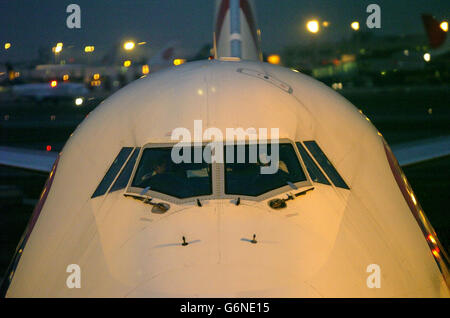 BA-223 startet vom Flughafen Heathrow Stockfoto