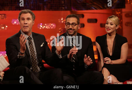 Will Ferrell, Steve Carell und Christina Applegate aus dem Film Anchorman 2: The Legend geht weiter, während der Dreharbeiten zur Silvester Graham Norton Show, in den London Studios, South London, auf BBC One am Dienstagabend ausgestrahlt zu werden. Stockfoto