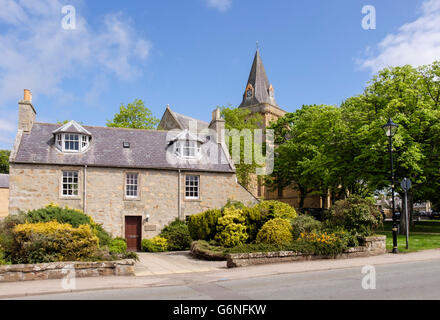 Stein-Hütte bis zum 13. Jahrhundert Dornoch Kathedrale im historischen Royal Burgh von Dornoch, Sutherland, Highland Region, Schottland, UK, Großbritannien Stockfoto