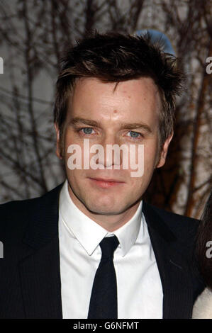 Schauspieler Ewan McGregor kommt bei der britischen Gala-Premiere seines neuesten Films Big Fish im Warner Village, Leicester Square, im Zentrum von London, an. Stockfoto