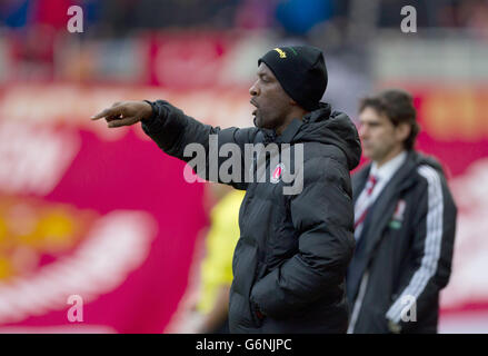 Middlesbrough's, Aitor Karanka, Middlesbrough FC Manager, Right und Charlton's Chris Powell, Charlton Athletic Manager während der Sky Bet Championship, Middlesbrough gegen Charlton Athletic im Riverside Stadium, Middlesbrough, Teeside am Samstag, den 18. Januar 2014 Stockfoto