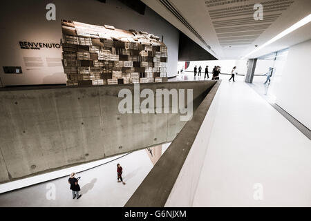 Innere des MAXXI nationalen Zentrum für zeitgenössische Kunst entworfen von Zaha Hadid in Rom, Italien Stockfoto