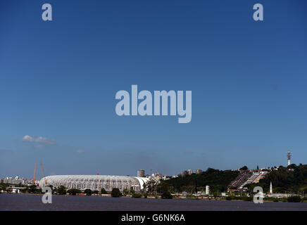 Fußball - FIFA Brasilien-Weltmeisterschaft 2014 - Estadio Beira-Rio. Eine allgemeine Ansicht des Beira-Rio Stadions, Porto Alére, Brasilien vom Fluss Guaiba aus. Stockfoto