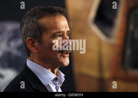 Astronaut Chris Hadfield nimmt an einem Fotoanruf vor der Apollo 10 Kapsel im Londoner Science Museum Teil. Stockfoto