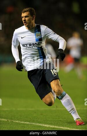 Fußball - Capital One Cup - Viertelfinale - Leicester City / Manchester City - King Power Stadium. Edin Dzeko, Manchester City Stockfoto