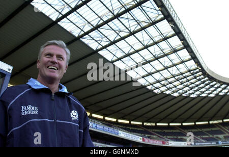 Schottlands neuer Rugby-Trainer Matt Williams, nach seiner ersten Pressekonferenz im Murrayfield Stadium in Edinburgh. Matt Williams nannte in seiner ersten Kaderankündigung für ihr erstes Training seit der WM 14 ungekappte Spieler. Stockfoto