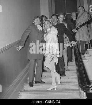 Film - heiratet Roman Polanski Sharon Tate - Chelsea Standesamt, London Stockfoto