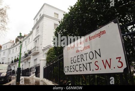 Eine allgemeine Ansicht von Egerton Crescent, in Kensington, London, die als Lloyds Bank Bericht als der liebste Ort zum Leben genannt wurde, mit dem Stadtteil Kensington und Chelsea Heimat von sechs der 10 teuersten Straßen in England und Wales. Stockfoto