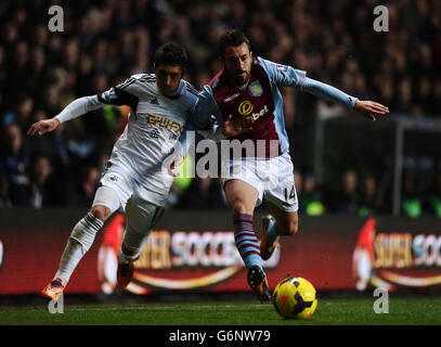 Fußball - Barclays Premier League - Aston Villa gegen Swansea City - Villa Park Stockfoto