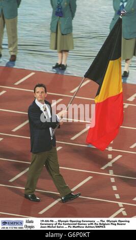 19-JUL-96, Olympische Eröffnungszeremonie, die Olympische Eröffnungszeremonie der hundertjährigen Spiele mit dem belgischen Flaggenträger Jean-Michel Saive Stockfoto