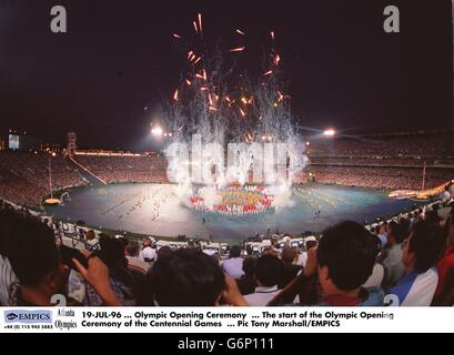 19-JUL-96 ... Olympische Eröffnungszeremonie ... Der Beginn der Olympischen Eröffnungszeremonie der Jahrhundertspiele Stockfoto