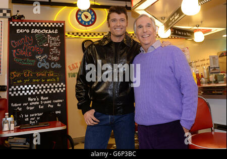 Ben Freeman, der den Fonz in einer musikalischen Version der TV-Show Happy Days der 1970er Jahre mit dem ursprünglichen Fonz Henry Winkler spielen wird, wird die Bühnenshow im Laufe des Jahres durch Großbritannien Touren. Stockfoto