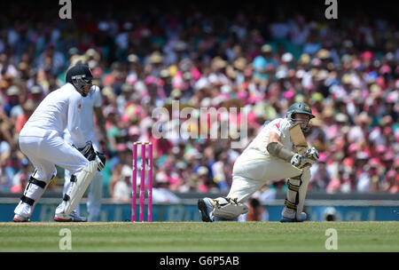 Der australische Chris Rogers schlägt am dritten Tag des fünften Tests auf dem Sydney Cricket Ground, Australien. Stockfoto