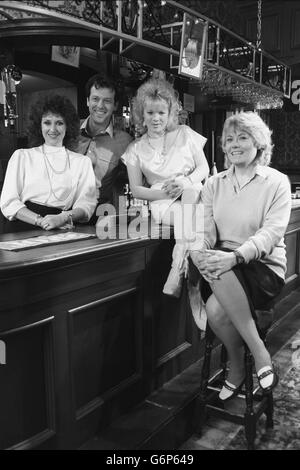 Fernsehen - EastEnders - Queen Vic - London Stockfoto