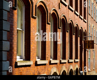 Roten Backsteingebäude im Bereich Lace Market von Nottingham City centre Nottinghamshire England UK wo Spitze Industrie beruhte Stockfoto