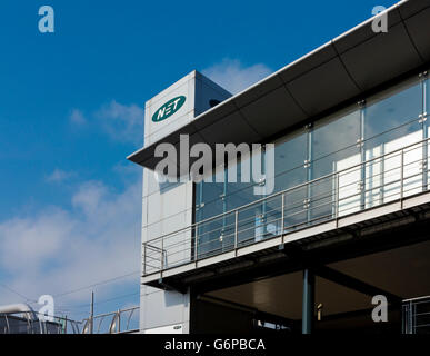 Detail des Nottingham Express Transit NET Tramhaltestelle neben Nottingham Railway Station Nottinghamshire England UK Stockfoto