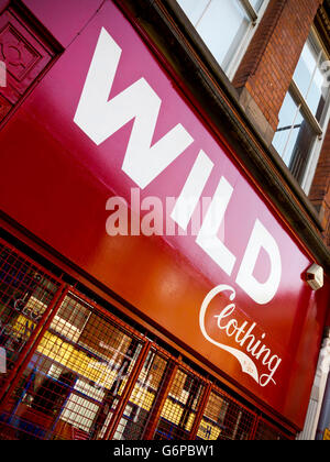 Außenseite des wilden Kleidung ein unabhängiges shop-Verkauf von neuen und Retro-Kleidung auf breiten Street Hockley Nottingham England UK Stockfoto