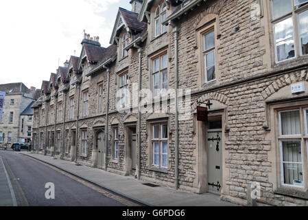 Stein-Hütten am Silver Street, Cirencester, Gloucestershire, UK. Stockfoto