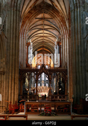 Worcester Cathedral - Stock. Ein allgemeiner Blick auf das Innere der Kathedrale von Worcester Stockfoto