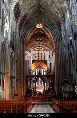 Ein allgemeiner Blick auf das Innere der Kathedrale von Worcester. Ein allgemeiner Blick auf das Innere der Kathedrale von Worcester Stockfoto