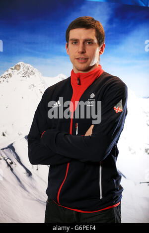 GB Winter Olympic Team Member , Short Track Speed Skater, Jon Eley , während der Team GB Kitting Session im adidas Center, Stockport Stockfoto