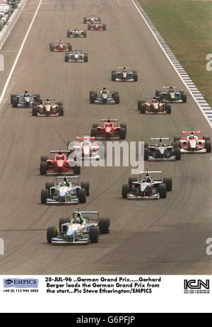 28-JUL-96 ..großer Preis von Deutschland. Gerhard Berger beim Start des Großen Preises von Deutschland Stockfoto