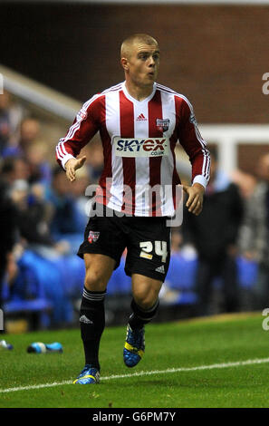 Fußball - Johnstone's Paint Trophy - Southern Area - Second Round - Peterborough United / Brentford - London Road. Jake Bidwell, Brentford Stockfoto