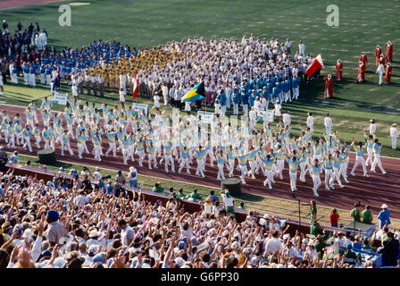 Team Brasilien marschieren in der Eröffnungsfeier auf die Olympischen Spiele 1984, Los Angeles, CA, USA Stockfoto