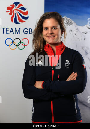 Victoria Adams, GB Olympic Curling-Teammitglied der Damen, während der Team GB-Kitting-Session im adidas Center, Stockport. Stockfoto